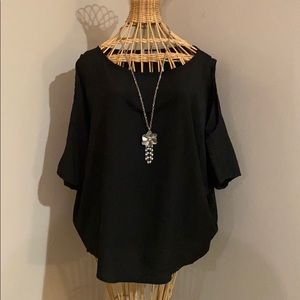 🌙✨ Black Cold Shoulder Top
